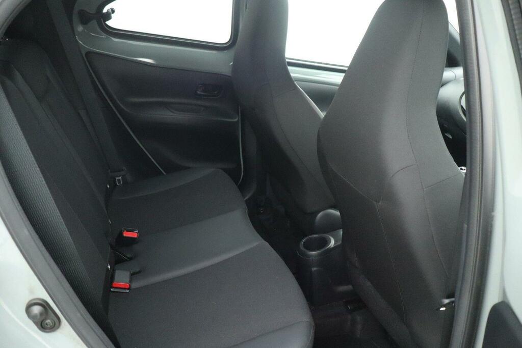 Toyota Aygo X 1.0 Vvt-i Pure Black #8
