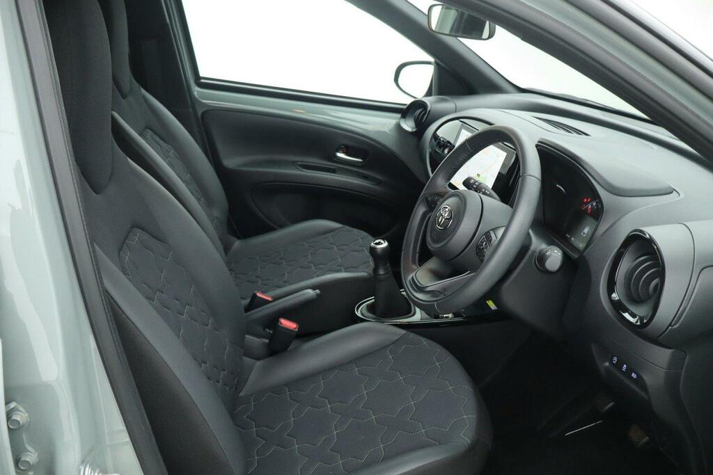 Toyota Aygo X 1.0 Vvt-i Pure Black #12
