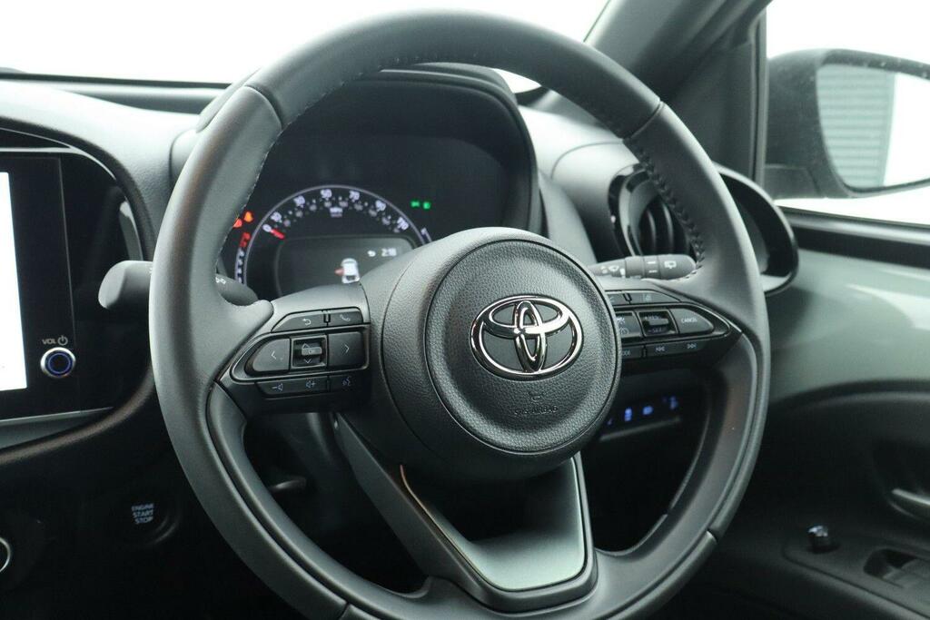 Toyota Aygo X 1.0 Vvt-i Pure Black #10