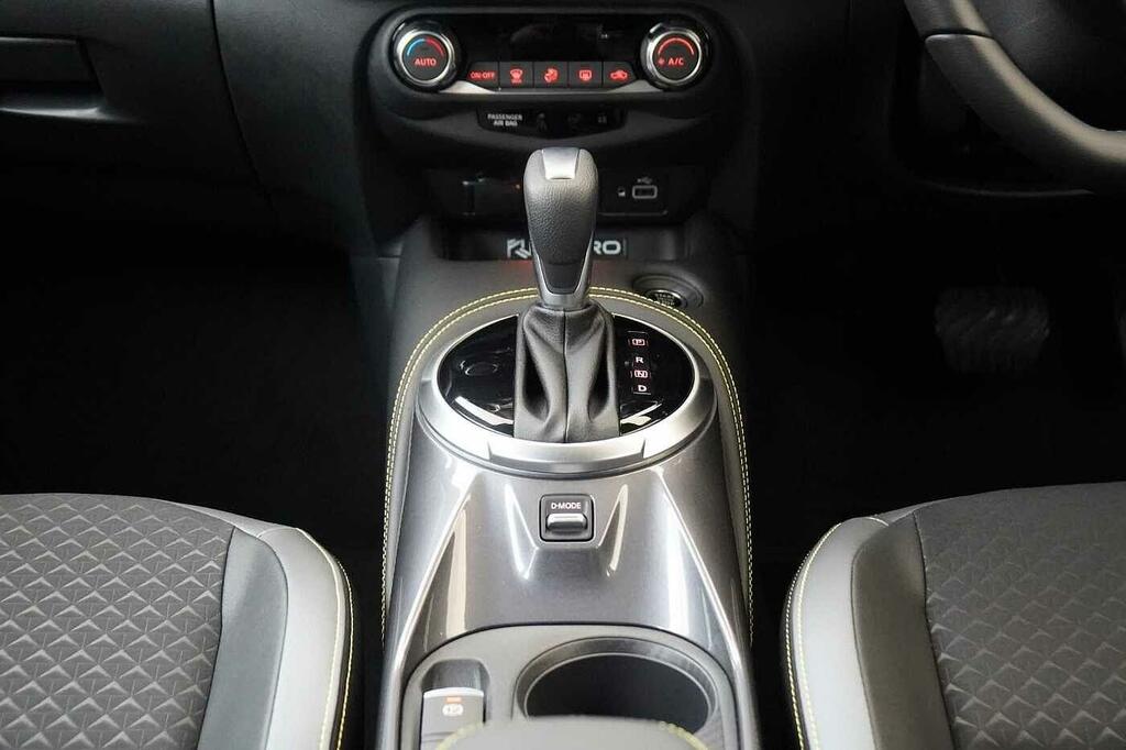 Nissan Juke 1.6 Hybrid Tekna Red #28