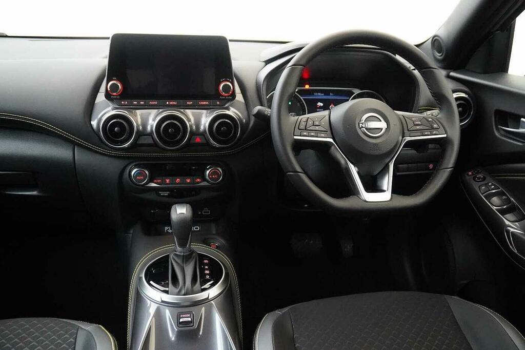 Nissan Juke 1.6 Hybrid Tekna Red #15