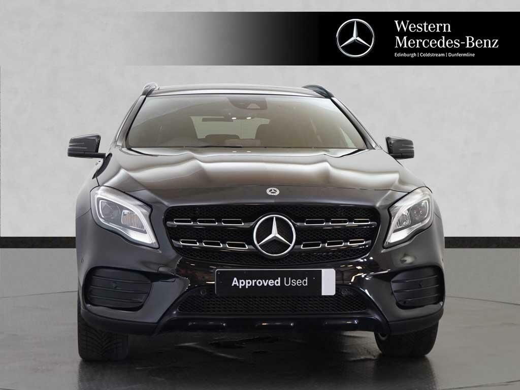 Mercedes-Benz GLA Class 180 Urban Edition Red #11