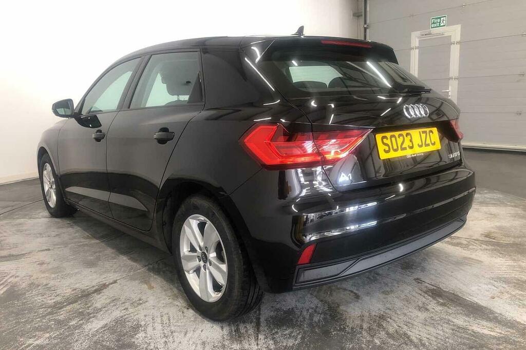 Audi A1 Technik 30 Tfsi 110 Ps 6-Speed Black #3