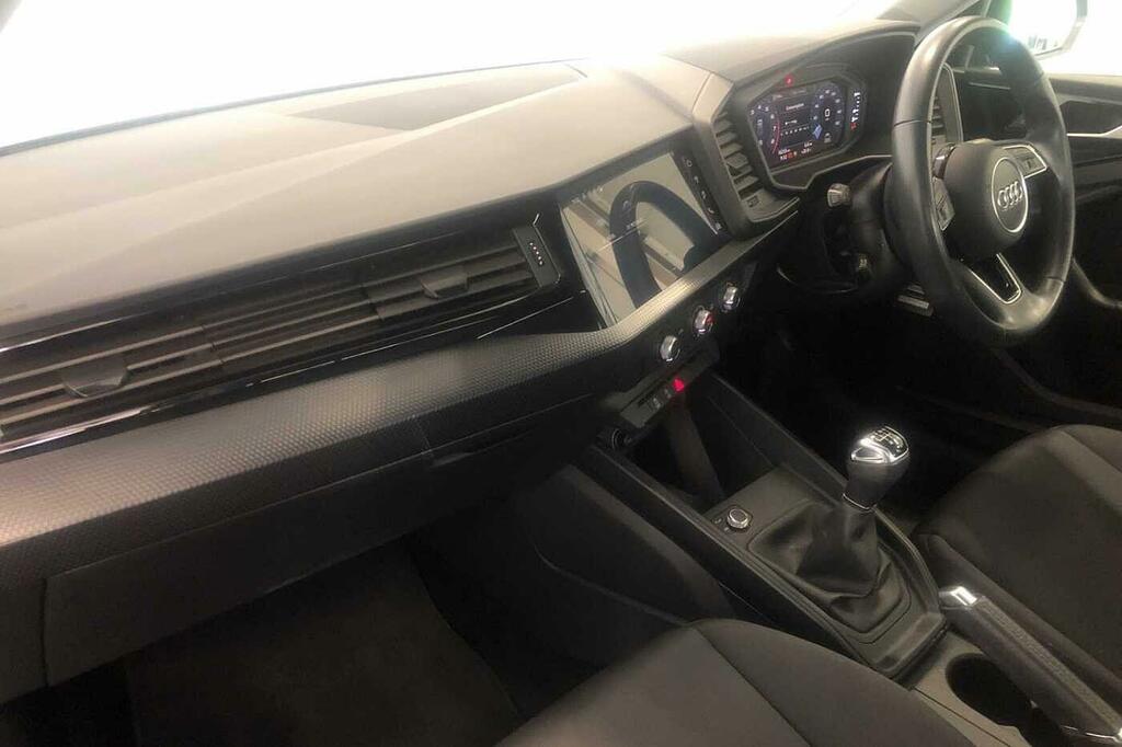 Audi A1 Technik 30 Tfsi 110 Ps 6-Speed Black #2