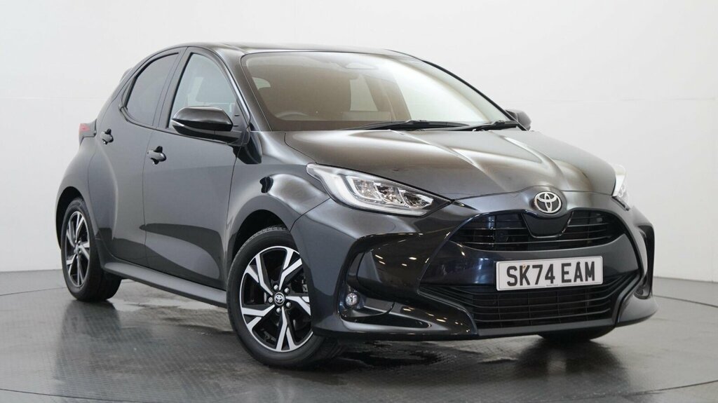 Toyota Yaris 1.5 Vvt-h Design E-cvt Euro 6 Ss Black