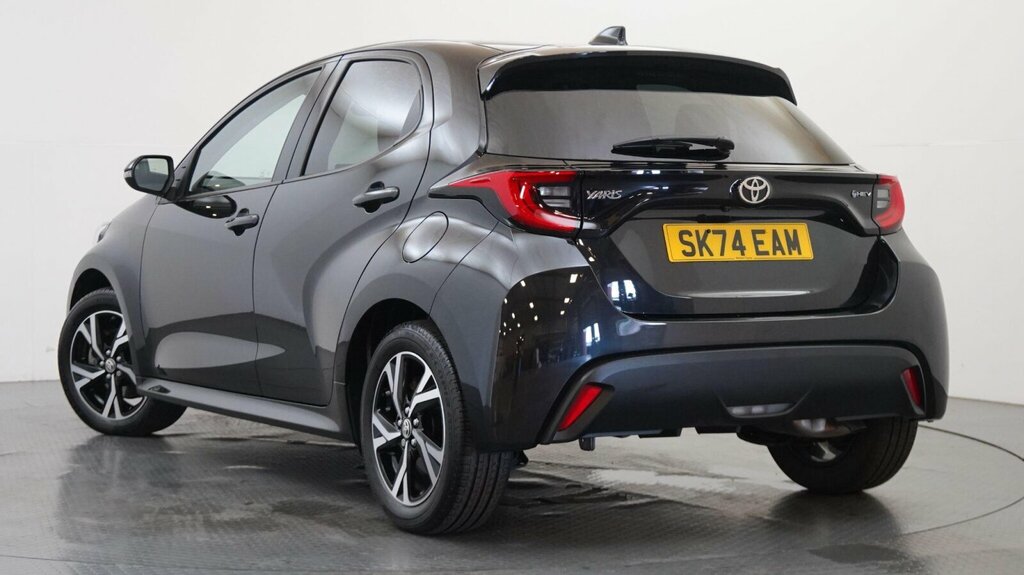 Toyota Yaris 1.5 Vvt-h Design E-cvt Euro 6 Ss Black #3