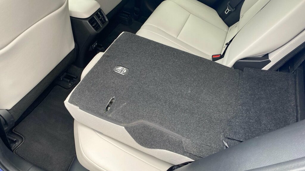 Lexus UX 250H 2.0 F-sport Silver #19