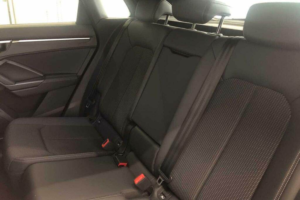Audi Q3 Black Edition 40 Tdi Quattro 200 Ps S Tronic White #10