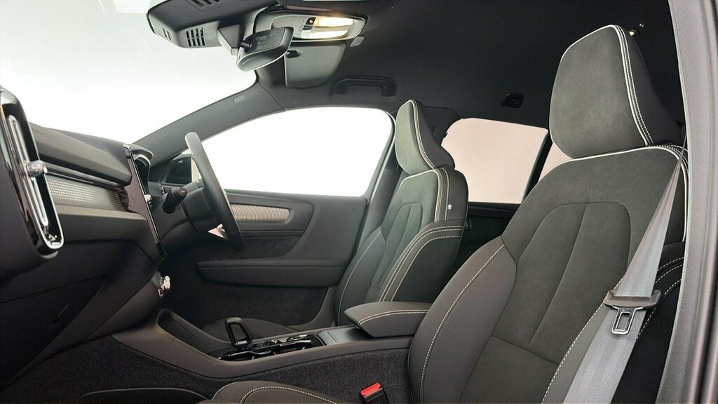 Volvo XC40 Plus, B4 Mild Hybrid, Dark Green #24