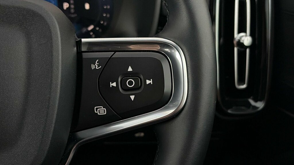 Volvo XC40 Plus, B4 Mild Hybrid, Dark Green #18