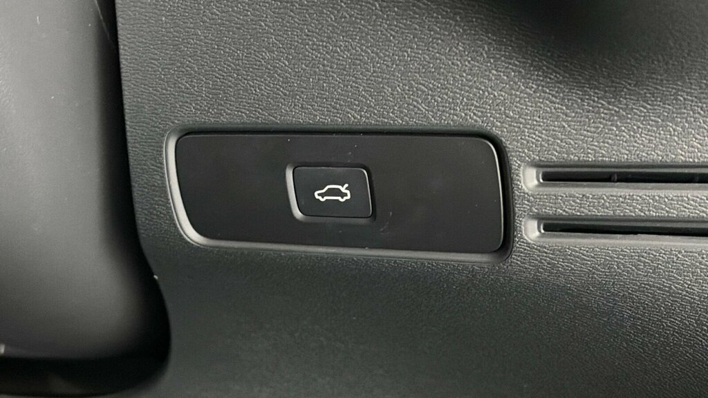 Volvo XC40 Plus, B4 Mild Hybrid, Dark Green #37