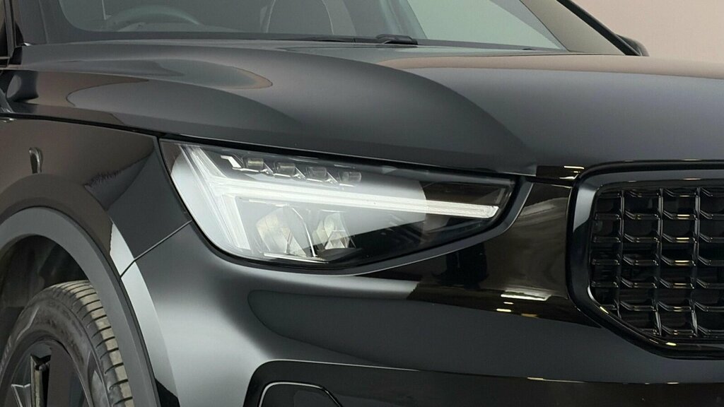 Volvo XC40 Plus, B4 Mild Hybrid, Dark Green #39