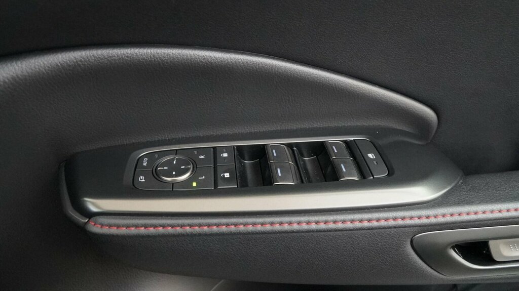 Lexus LBX 1.5 Vvt-ie Premium Plus Design Suv Hybr Red #19