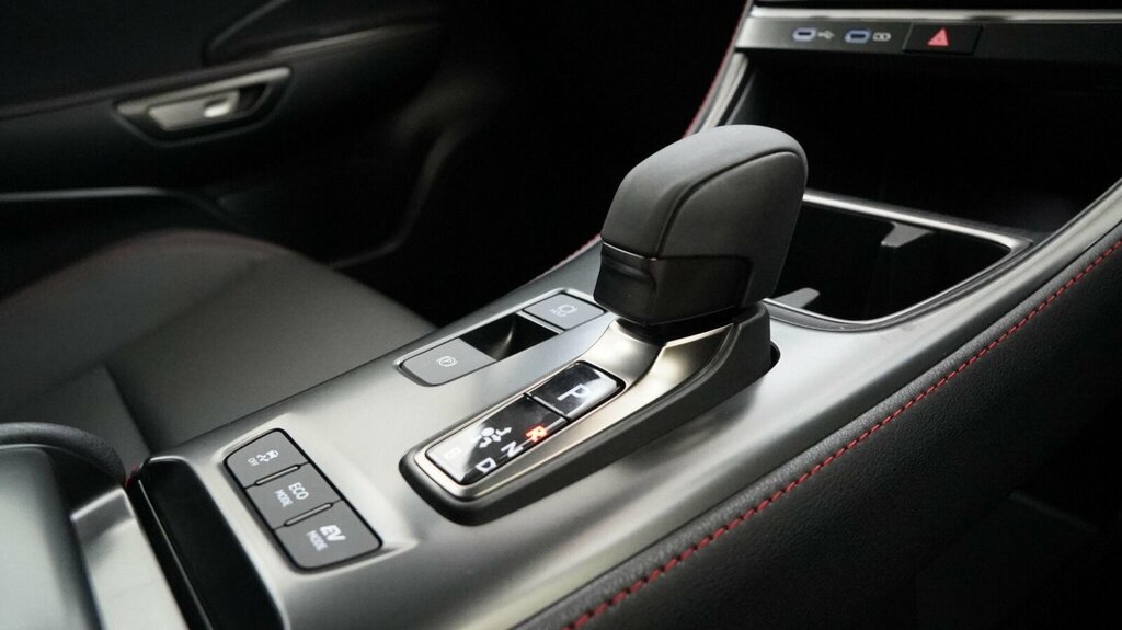 Lexus LBX 1.5 Vvt-ie Premium Plus Design Suv Hybr Red #7