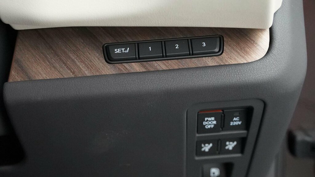 Lexus LM 350H Awd 4 Seat Takumi With Black #23