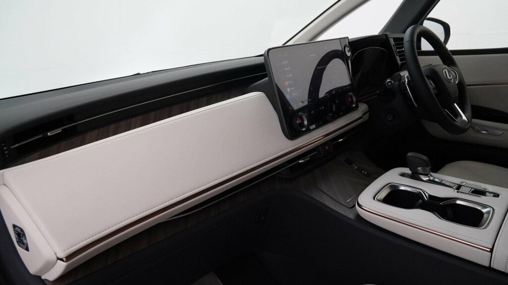 Lexus LM 350H Awd 4 Seat Takumi With Black #11