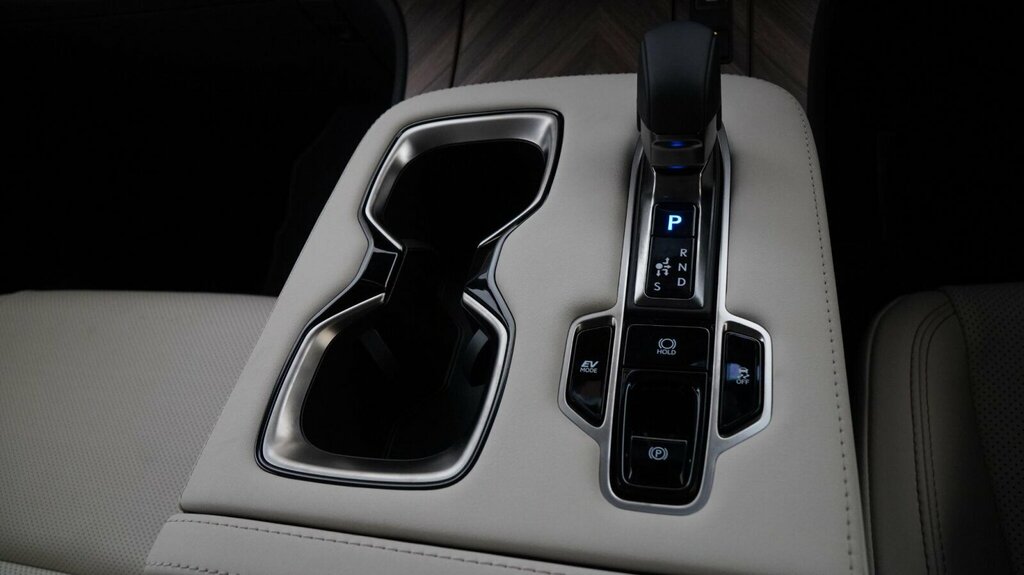 Lexus LM 350H Awd 4 Seat Takumi With Black #8