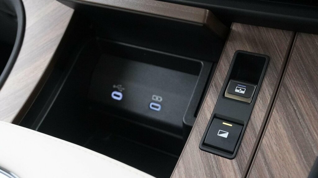 Lexus LM 350H Awd 4 Seat Takumi With Black #20