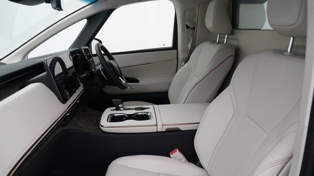 Lexus LM 350H Awd 4 Seat Takumi With Black #33