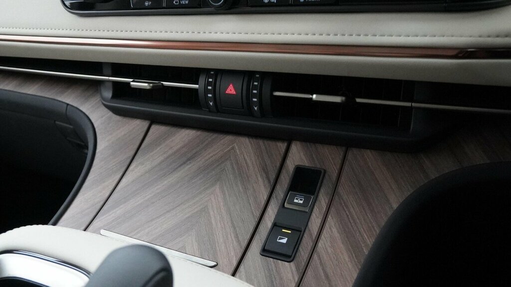 Lexus LM 350H Awd 4 Seat Takumi With Black #38