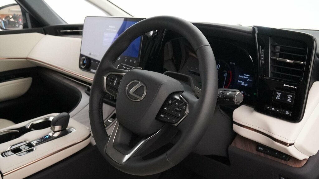 Lexus LM 2.5 350H Takumi E-cvt Awd Euro 6 Ss Red #6