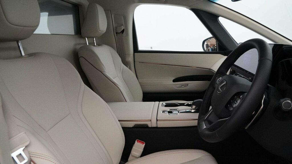 Lexus LM 350H Awd 4 Seat Takumi With Black #13