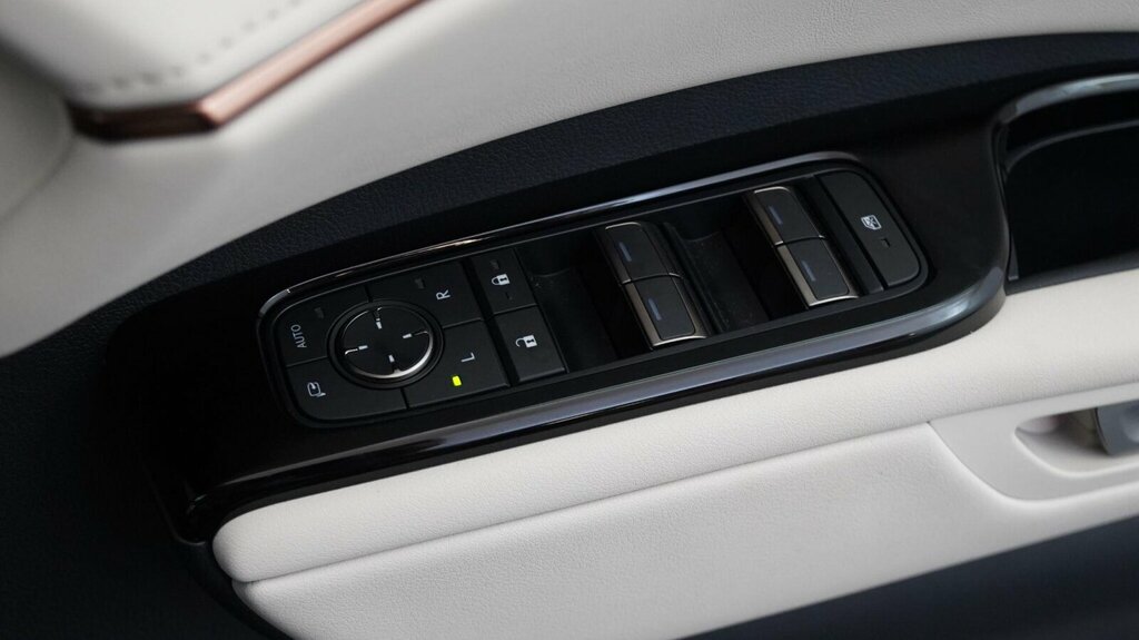 Lexus LM 350H Awd 4 Seat Takumi With Black #25