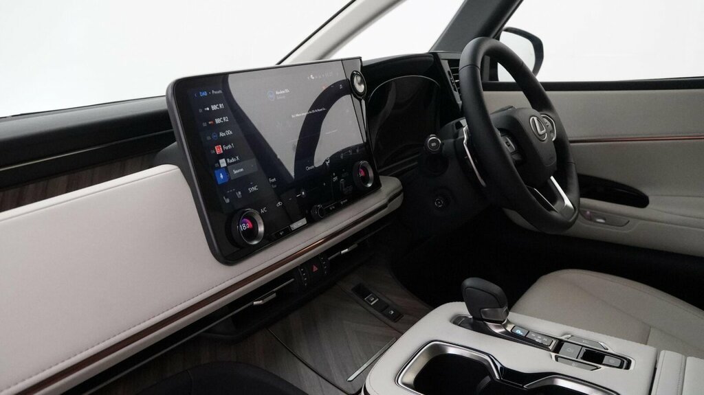 Lexus LM 350H Awd 4 Seat Takumi With Black #10