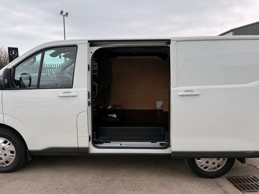 Maxus Deliver 7 77Kwh L1 H1 White #5