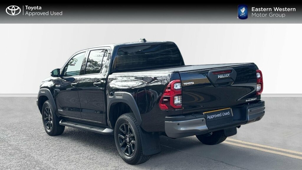 Toyota HILUX 2.8 D-4d Invincible X 4Wd Euro 6 Ss Black #4