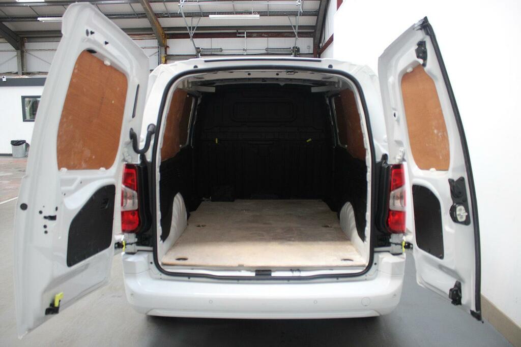 Vauxhall Combo 1.5 Turbo D 2300 Pro Panel Van 6Dr L DV23YCA White #2