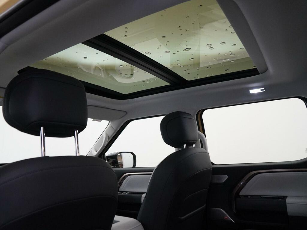 Maxus eTerron 9 102.2Kwh Premium Pickup Double Cab Au Black #37