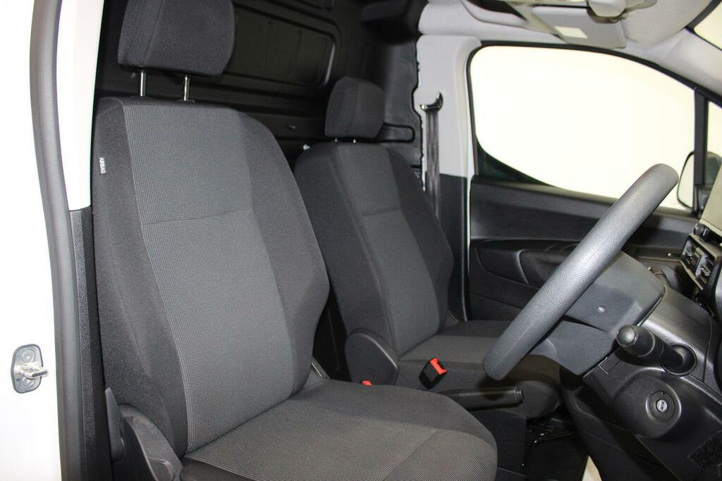 Vauxhall Combo 2300 Prime Ss 101 White #9