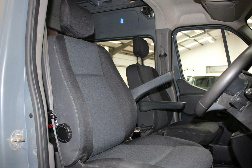 Renault Master Business Grey #10
