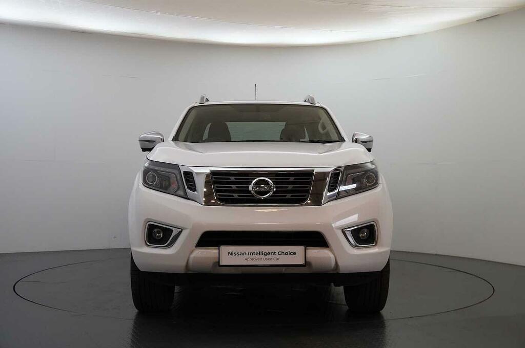 Nissan Navara Double Cab Pick Up Tekna 2.3Dci 190 Tt 4Wd White #4