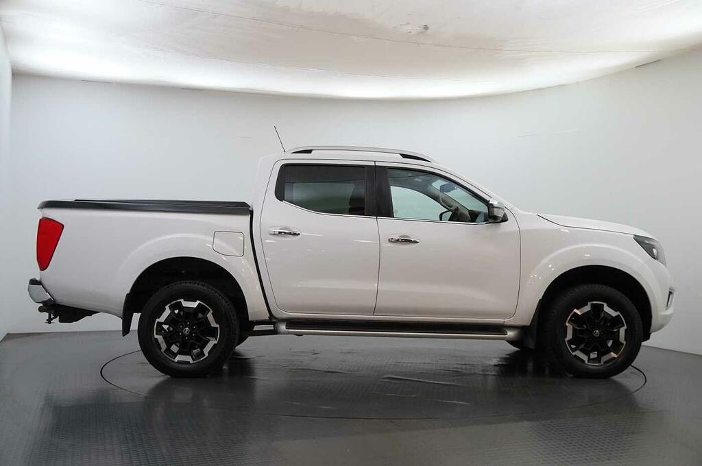 Nissan Navara Double Cab Pick Up Tekna 2.3Dci 190 Tt 4Wd White #6
