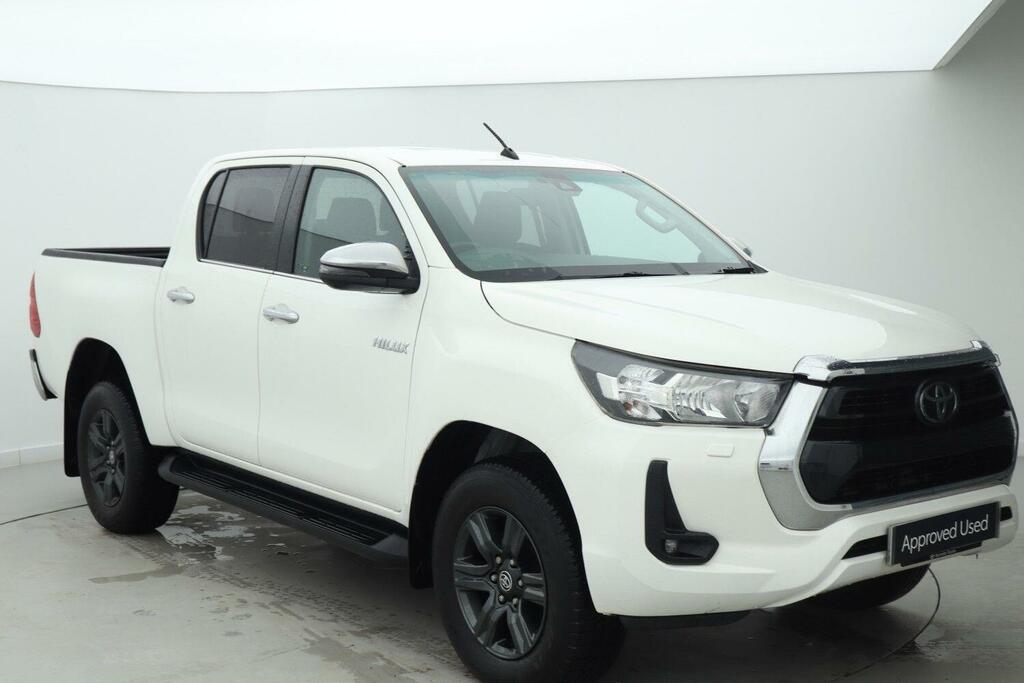 Toyota HILUX Icon Dcab Pick Up 2.4 D-4d White