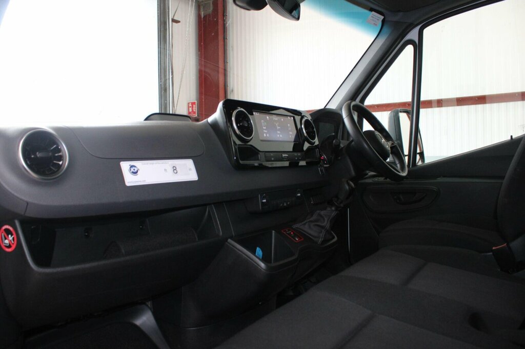Mercedes-Benz Sprinter 315 Luton Box L3 Progressive Rwd SD25TZO White #3