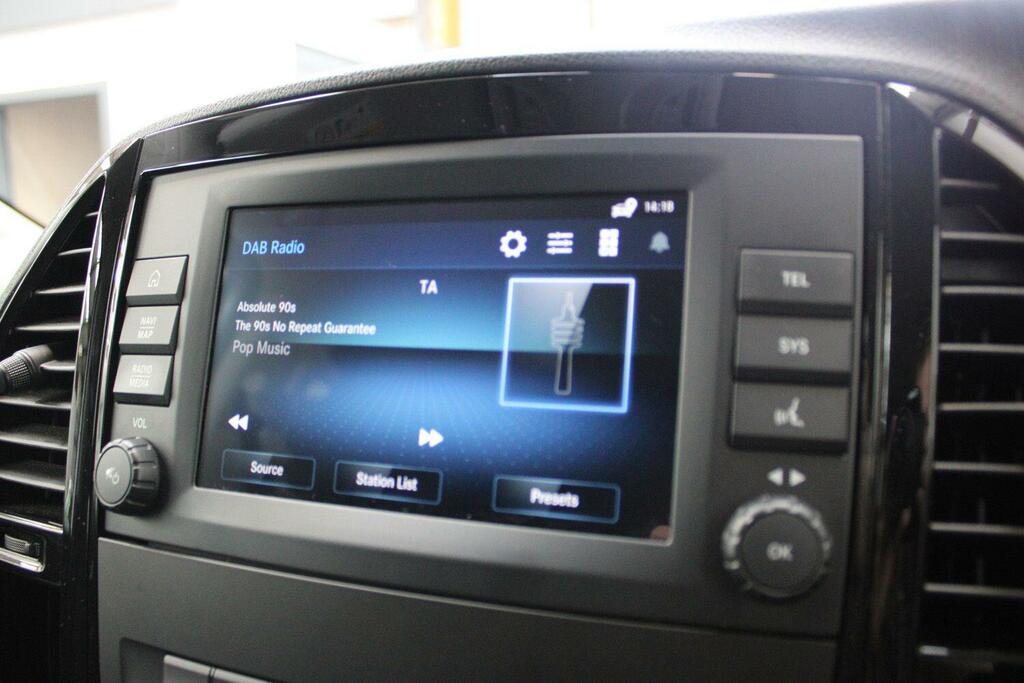 Mercedes-Benz eVito Premium Black #26