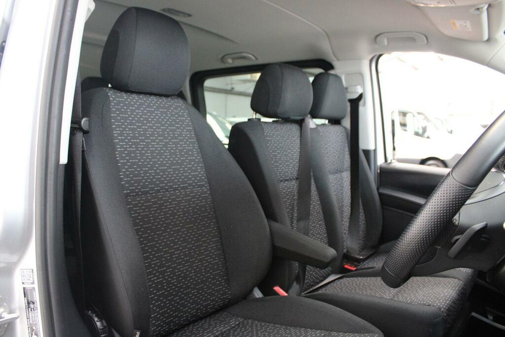 Mercedes-Benz eVito Premium Black #8