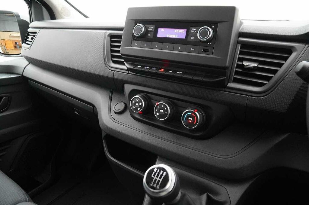 Nissan Primastar 2.0Dci 130Pseu6d Acenta 30 L1h1 Panel Van #18