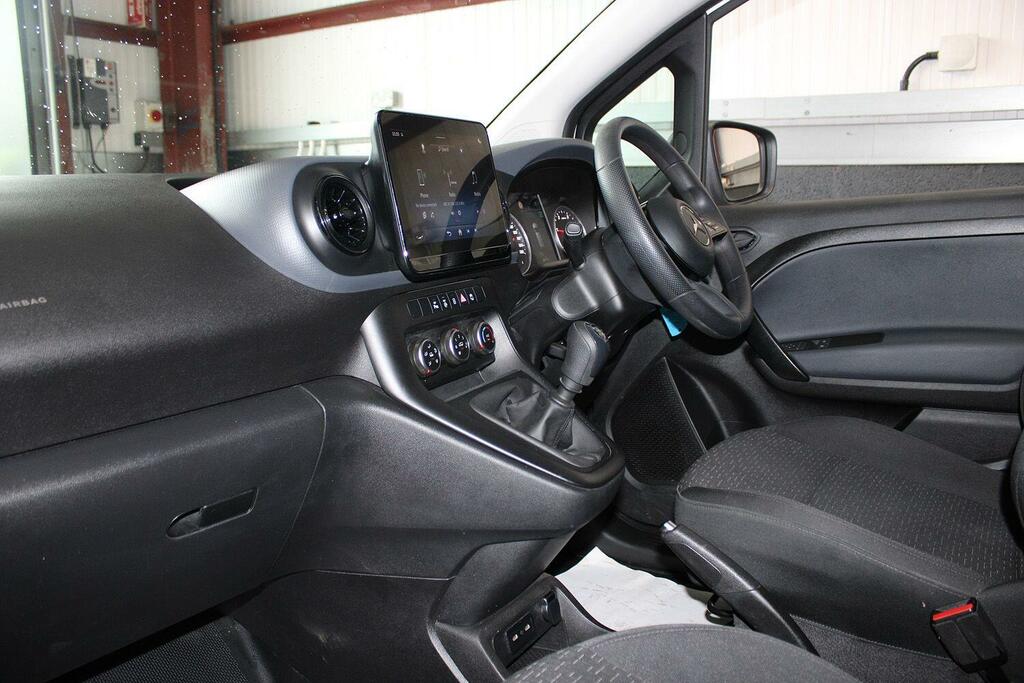 Mercedes-Benz CITAN Pro White #18