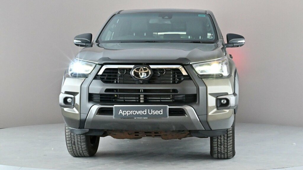 Toyota HILUX 2.8 D-4d Invincible X 4Wd Euro 6 Ss ST23YFY Brown #2