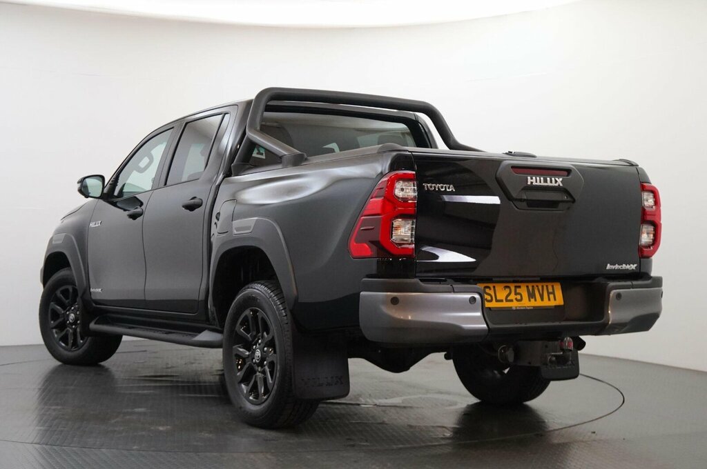 Toyota HILUX 2.8 D-4d-h Invincible X 4Wd Euro 6 SL25MVH Black #4