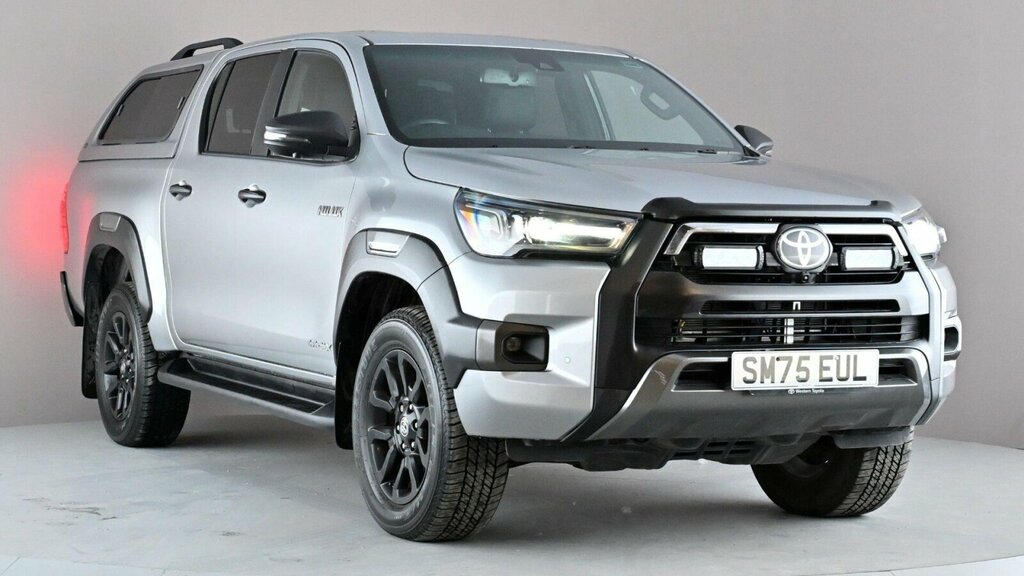 Toyota HILUX 2.8 D-4d-h Invincible X 4Wd Euro 6 Silver
