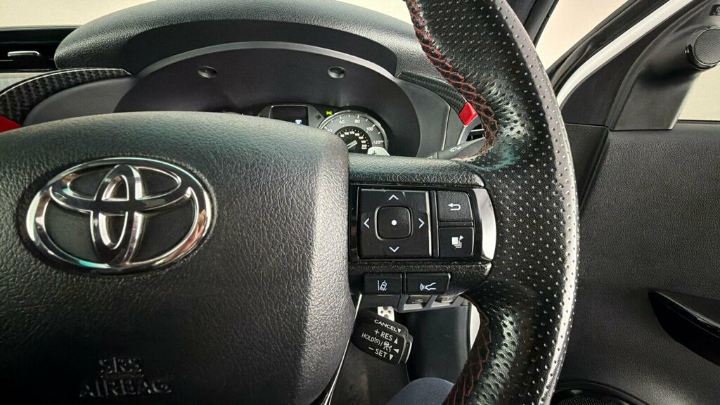 Toyota HILUX 2.4 D-4d Active White #9