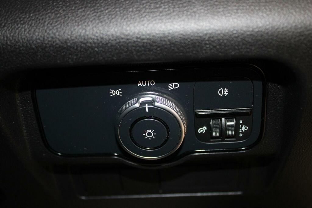 Mercedes-Benz CITAN Mpv Black #31