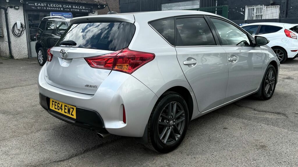 Toyota Auris 1.6 V-matic Icon Plus Hatchback FE64EWZ Silver #4