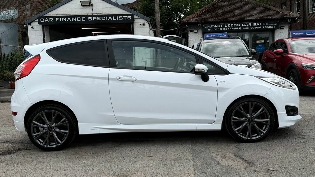 Ford Fiesta 1.0T Ecoboost St-line Hatchback DP16WKF White #2
