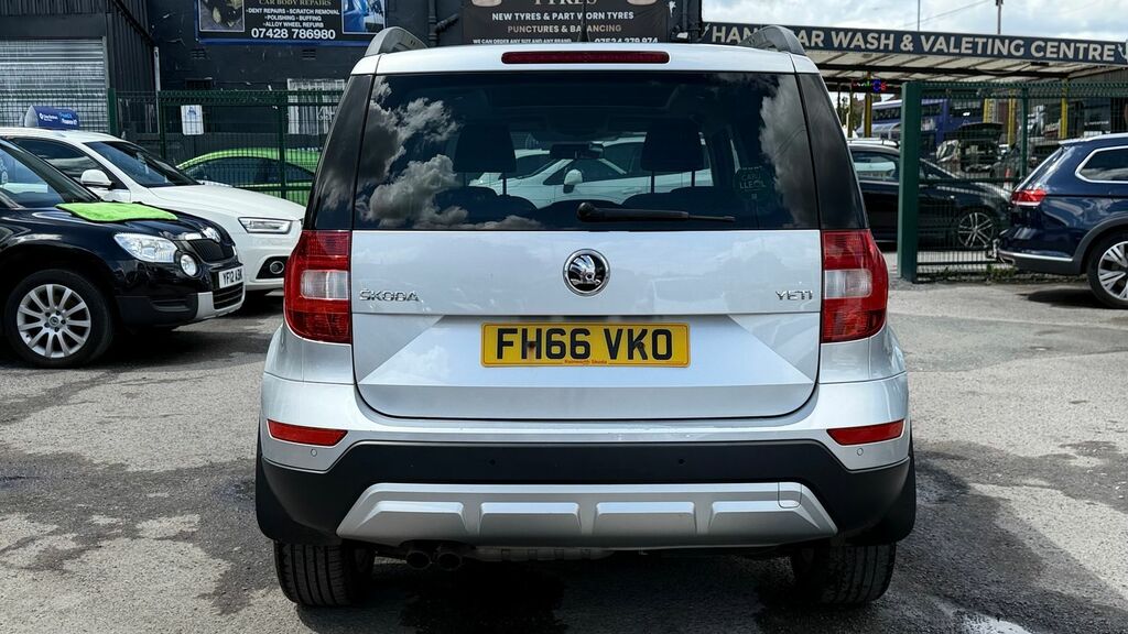 Skoda Yeti 2.0 Tdi Se Business Outdoor Euro FH66VKO Silver #4